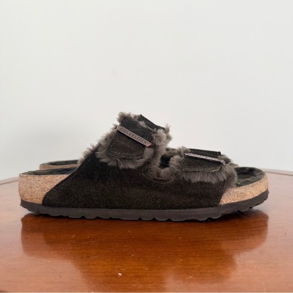 Birkenstock Shoes - Birkenstock Arizona Shearling Lined Leather Strap Sandals | EU 37